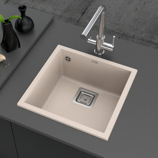 Bež mat jednodelna granitna sudopera sa hrom sifonom i drvenom daskom