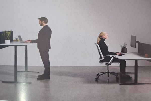 Podesivi sto sa WiFi konekcijom – Novi hit u ponudi JMS Stil